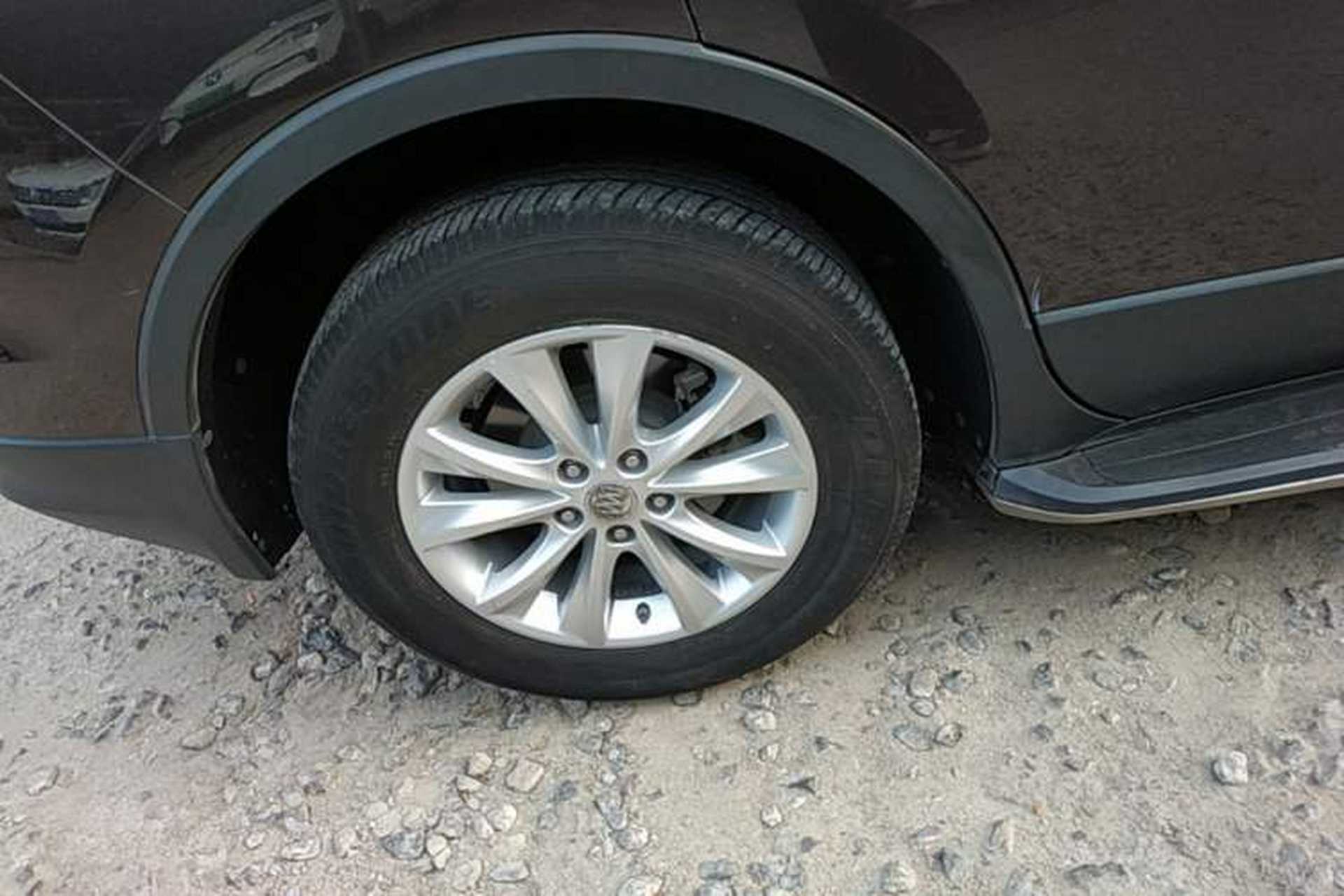 Used Buick Envision 2016 28T Four-Wheel Drive Elite Version Right Rear Wheel Hub
