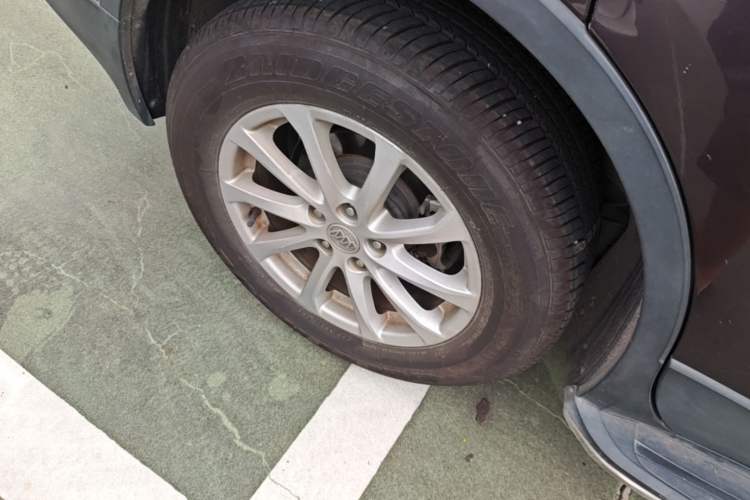Used Buick Envision 2016 20T Two-Wheel-Drive Elite Model Right Rear Wheel Hub