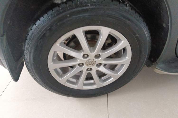 Used Buick Envision 2016 20T Two-Wheel-Drive Elite Model Right Rear Wheel Hub