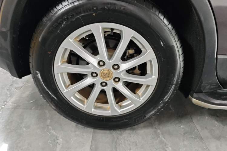Used Buick Envision 2016 20T Two-Wheel-Drive Elite Model Right Rear Wheel Hub