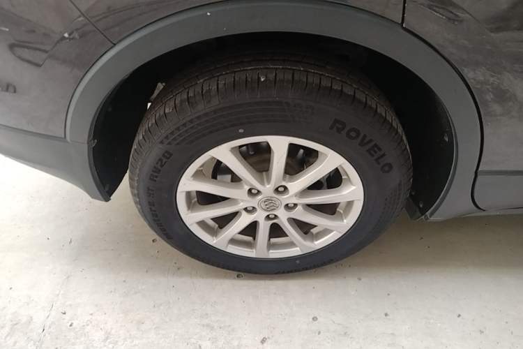 Used Buick Envision 2016 20T Two-Wheel Drive Leading Version Right Rear Wheel Hub