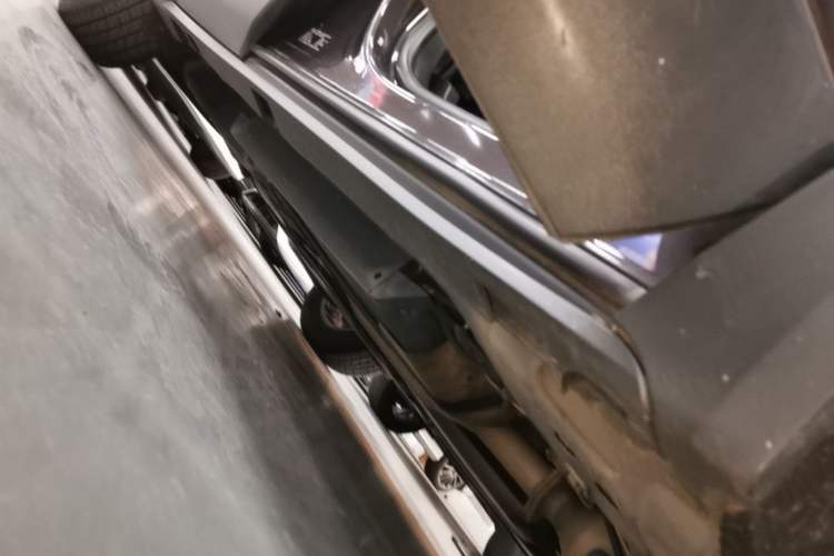 Used Buick Envision 2016 28T Four-Wheel Drive Elite Version Right Side Sill