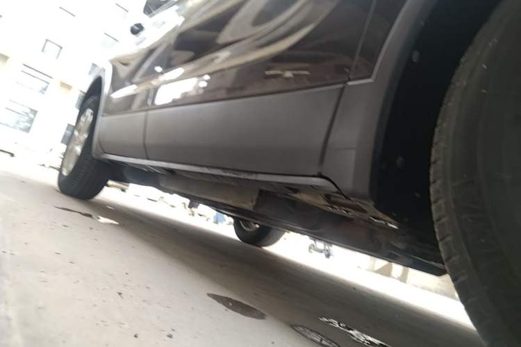Used Buick Envision 2016 20T Two-Wheel Drive Leading Version Right Side Sill