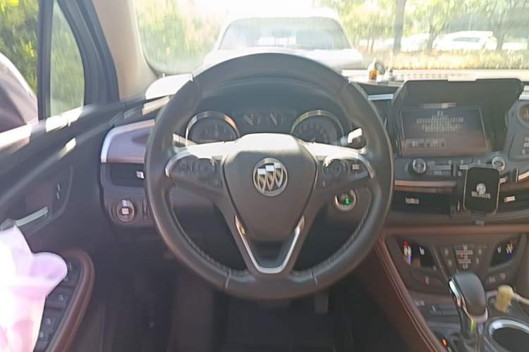 Used Buick Envision 2016 20T Two-Wheel-Drive Elite Model Steering Wheel