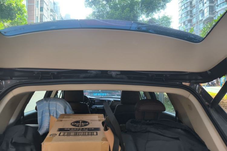 Used Buick Envision 2016 28T Four-Wheel Drive Luxury Model Trunk