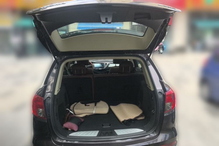 Used Buick Envision 2016 20T Two-Wheel-Drive Elite Model Trunk