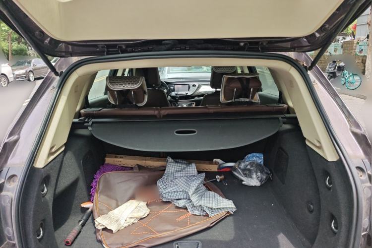 Used Buick Envision 2016 20T Two-Wheel-Drive Elite Model Trunk
