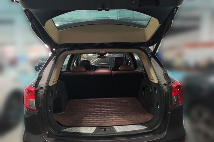 Used Buick Envision 2016 28T Four-Wheel Drive Luxury Model Trunk