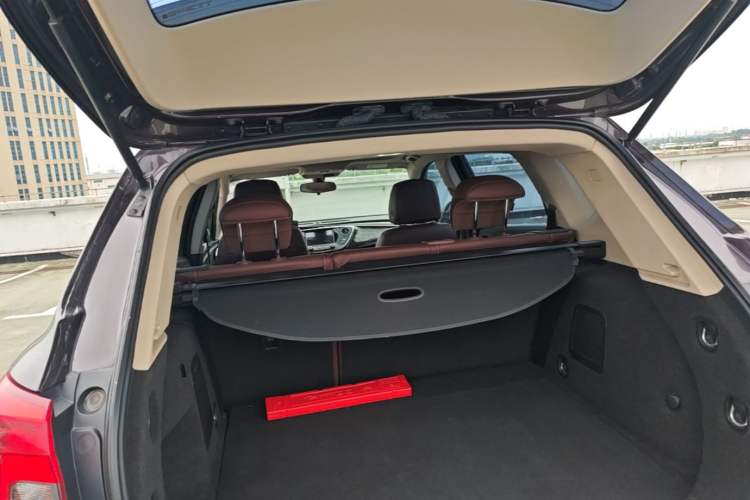 Used Buick Envision 2016 20T Two-Wheel-Drive Elite Model Trunk
