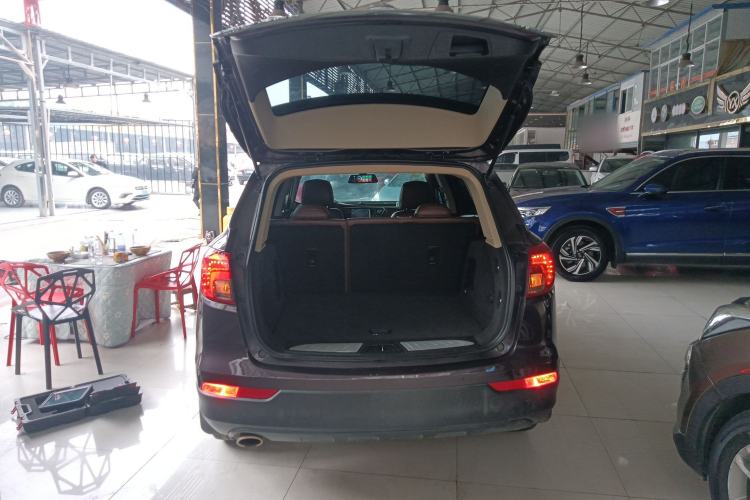 Used Buick Envision 2016 20T Two-Wheel-Drive Elite Model Trunk
