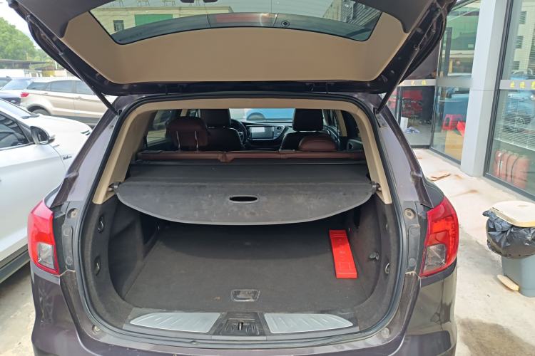 Used Buick Envision 2016 20T Two-Wheel-Drive Elite Model Trunk