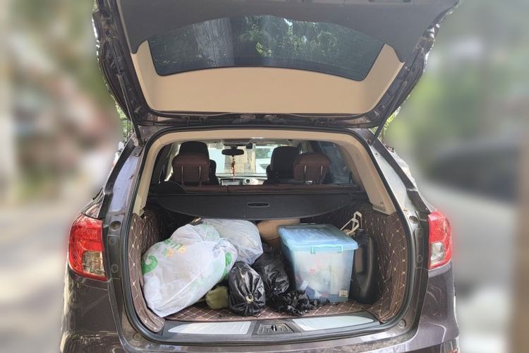 Used Buick Envision 2016 20T Two-Wheel-Drive Elite Model Trunk