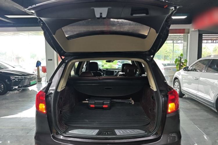 Used Buick Envision 2016 20T Two-Wheel-Drive Elite Model Trunk