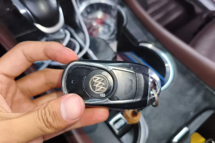 Used Buick Envision 2016 20T Two-Wheel-Drive Elite Model Vehicle Key