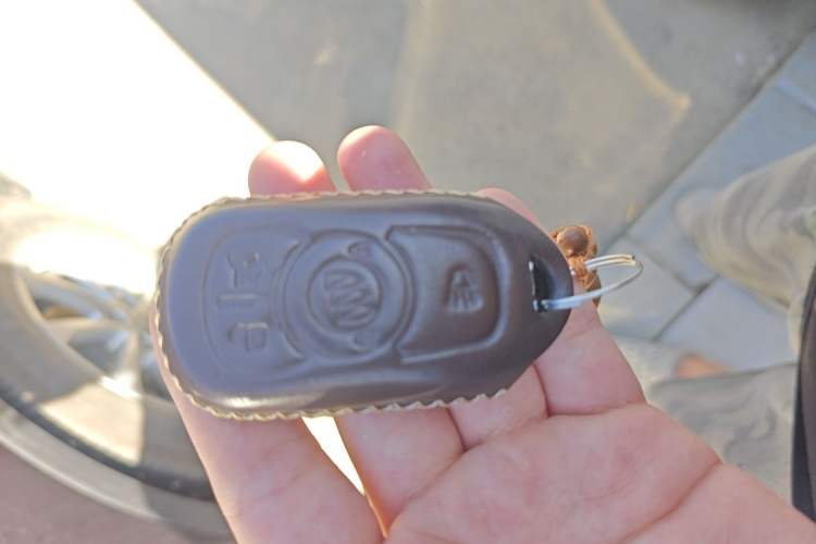 Used Buick Envision 2016 20T Two-Wheel-Drive Elite Model Vehicle Key
