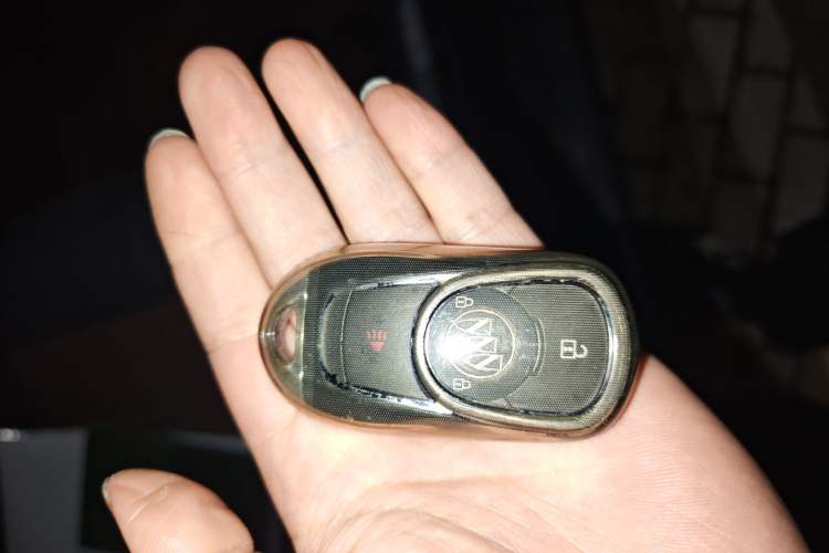 Used Buick Envision 2016 20T Two-Wheel-Drive Elite Model Vehicle Key