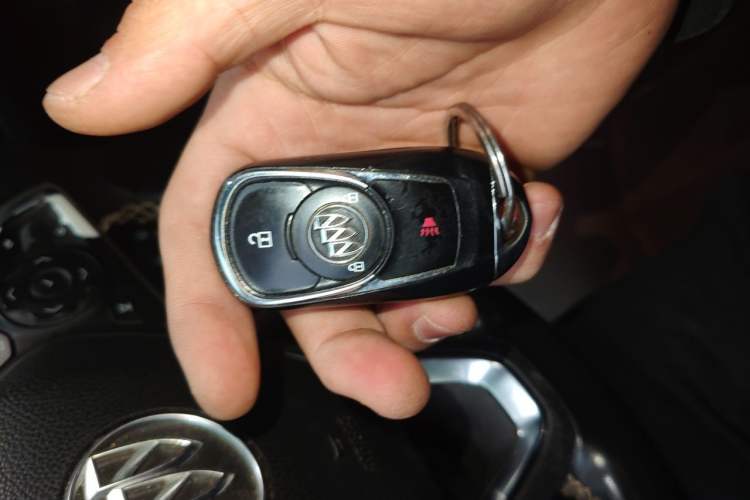 Used Buick Envision 2016 20T Two-Wheel-Drive Elite Model Vehicle Key