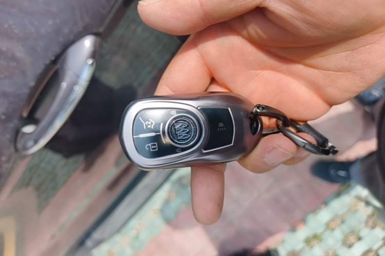Used Buick Envision 2016 20T Two-Wheel-Drive Elite Model Vehicle Key