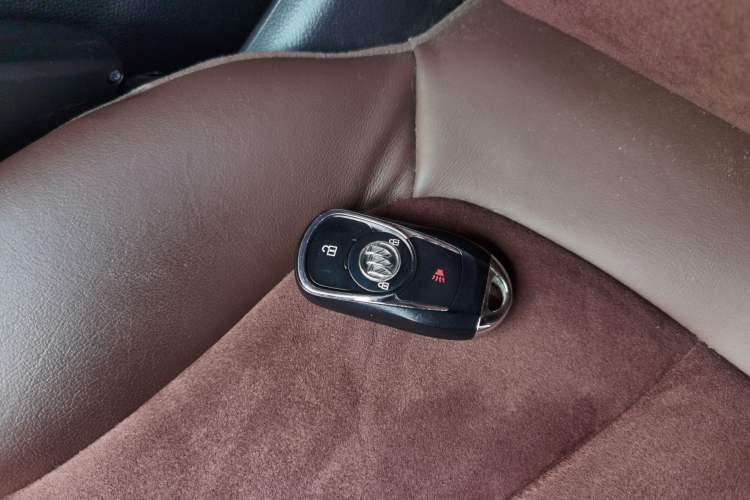 Used Buick Envision 2016 20T Two-Wheel-Drive Elite Model Vehicle Key