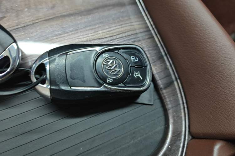 Used Buick Envision 2016 28T Four-Wheel Drive Elite Version Vehicle Key