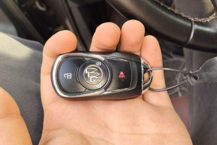 Used Buick Envision 2016 20T Two-Wheel-Drive Elite Model Vehicle Key
