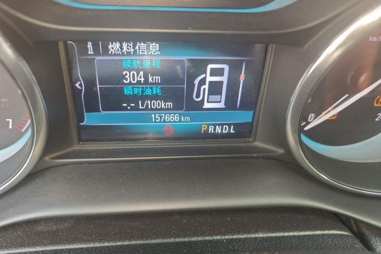 Used Buick Envision 2016 20T Two-Wheel-Drive Elite Model Odometer Close Up