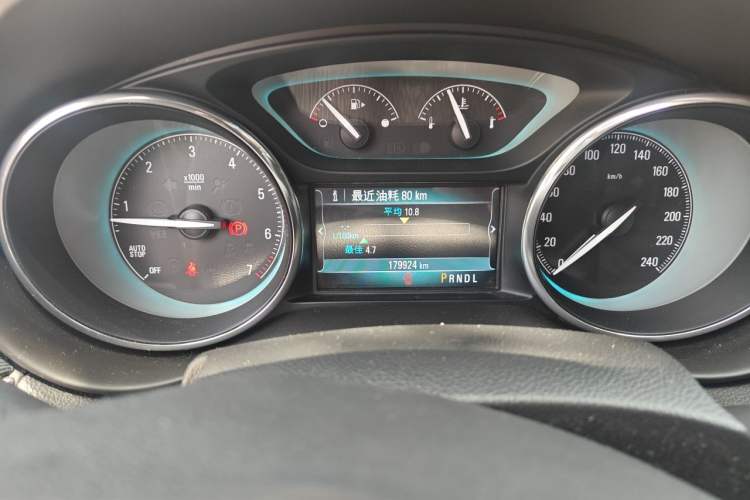 Used Buick Envision 2016 20T Two-Wheel Drive Leading Version Odometer Close Up