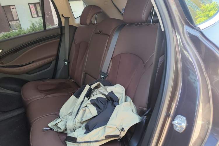 Used Buick Envision 2016 28T Four-Wheel Drive Elite Version Left Rear Seat
