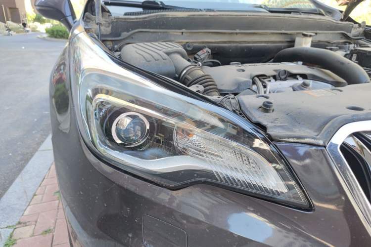 Used Buick Envision 2016 28T Four-Wheel Drive Elite Version Right Front Headlight