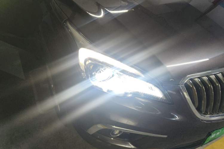 Used Buick Envision 2016 20T Two-Wheel-Drive Elite Model Right Front Headlight