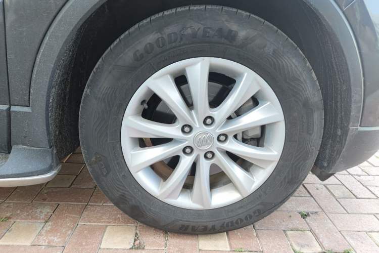 Used Buick Envision 2016 28T Four-Wheel Drive Elite Version Right Front Wheel Hub