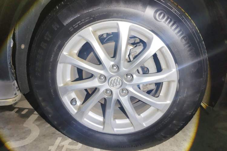 Used Buick Envision 2016 20T Two-Wheel-Drive Elite Model Right Front Wheel Hub