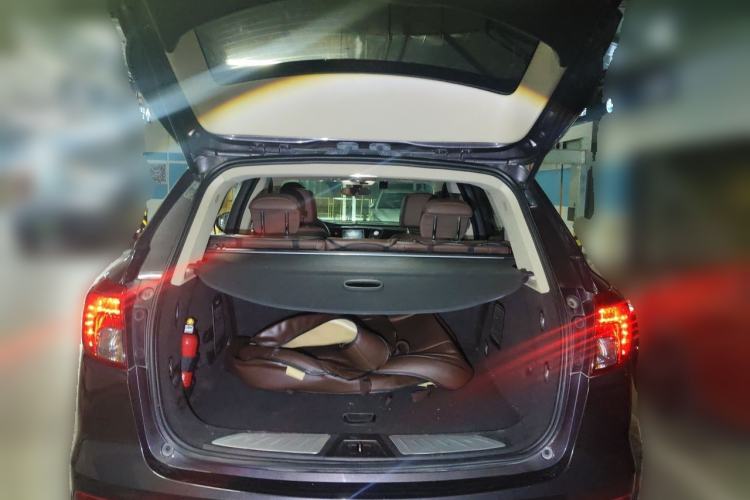Used Buick Envision 2016 20T Two-Wheel-Drive Elite Model Trunk