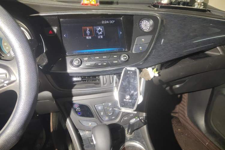 Used Buick Envision 2016 20T Two-Wheel Drive Leading Version Audio And AC Panel