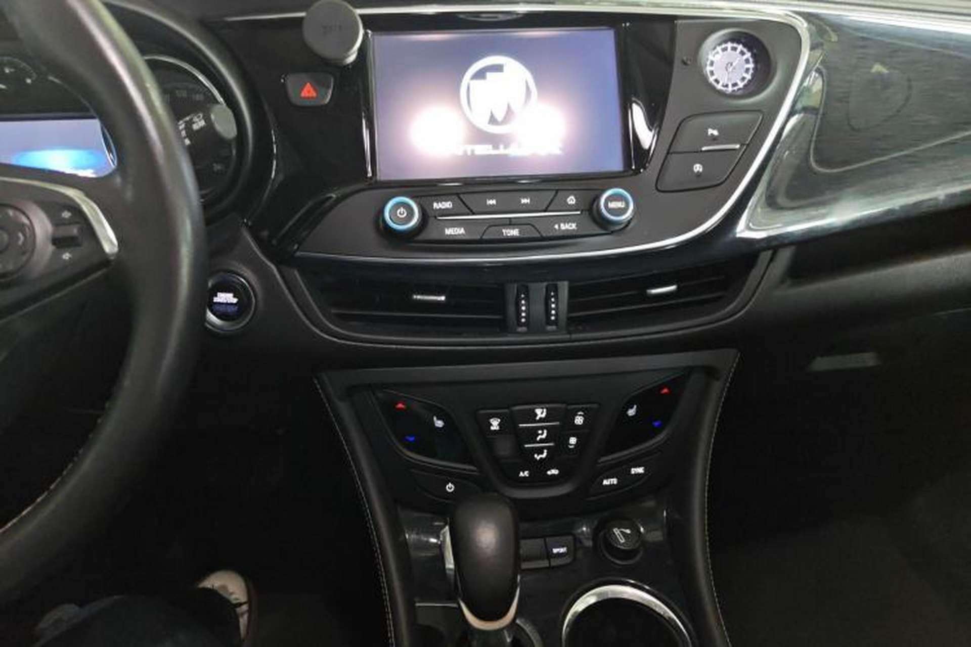 Used Buick Envision 2016 28T Four-Wheel Drive Elite Version Audio And AC Panel