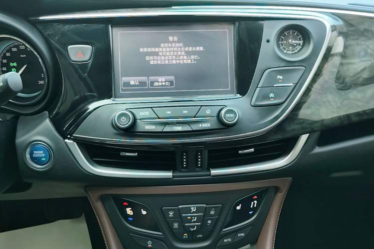 Used Buick Envision 2016 20T Two-Wheel-Drive Elite Model Audio And AC Panel