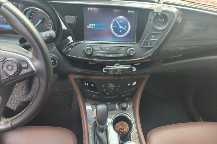 Used Buick Envision 2016 20T Two-Wheel-Drive Elite Model Audio And AC Panel