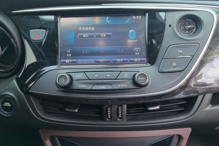 Used Buick Envision 2016 20T Two-Wheel-Drive Elite Model Center Console