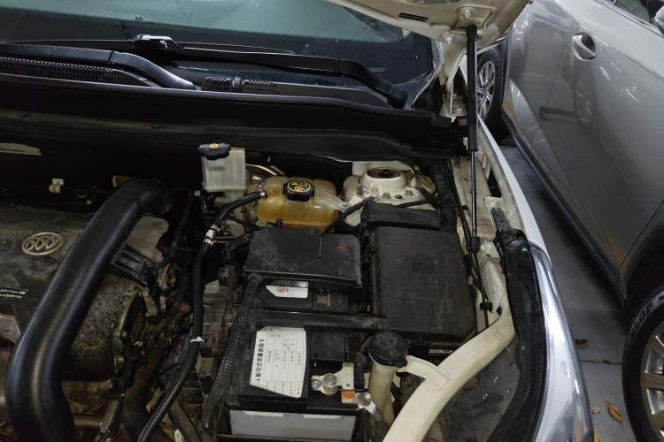 Used Buick Envision 2016 28T Four-Wheel Drive Elite Version Engine Bay Left