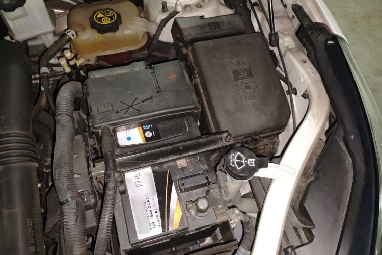 Used Buick Envision 2016 20T Two-Wheel Drive Leading Version Engine Bay Left