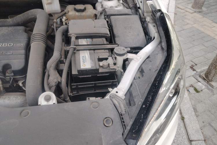 Used Buick Envision 2016 20T Two-Wheel Drive Leading Version Engine Bay Left