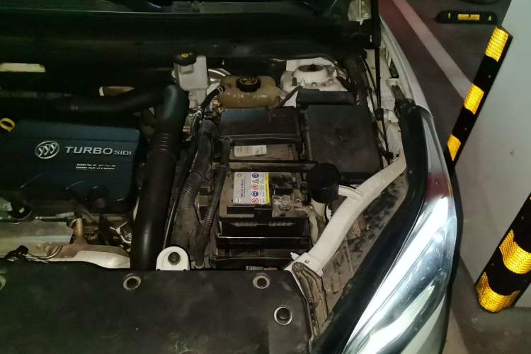 Used Buick Envision 2016 20T Two-Wheel-Drive Elite Model Engine Bay Left
