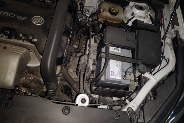 Used Buick Envision 2016 28T Four-Wheel Drive Luxury Model Engine Bay Left