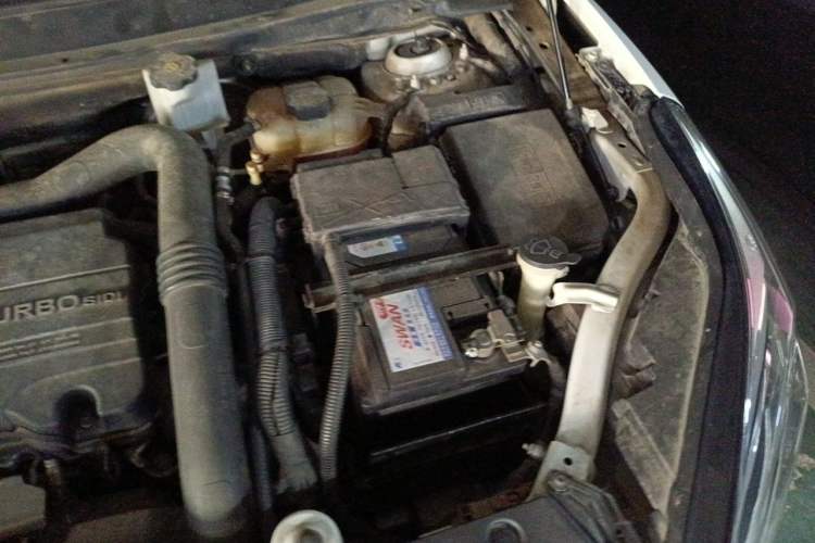 Used Buick Envision 2016 20T Two-Wheel-Drive Elite Model Engine Bay Left