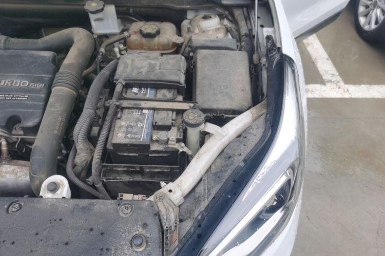 Used Buick Envision 2016 20T Two-Wheel-Drive Elite Model Engine Bay Left