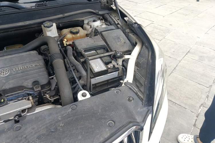 Used Buick Envision 2016 20T Two-Wheel-Drive Elite Model Engine Bay Left