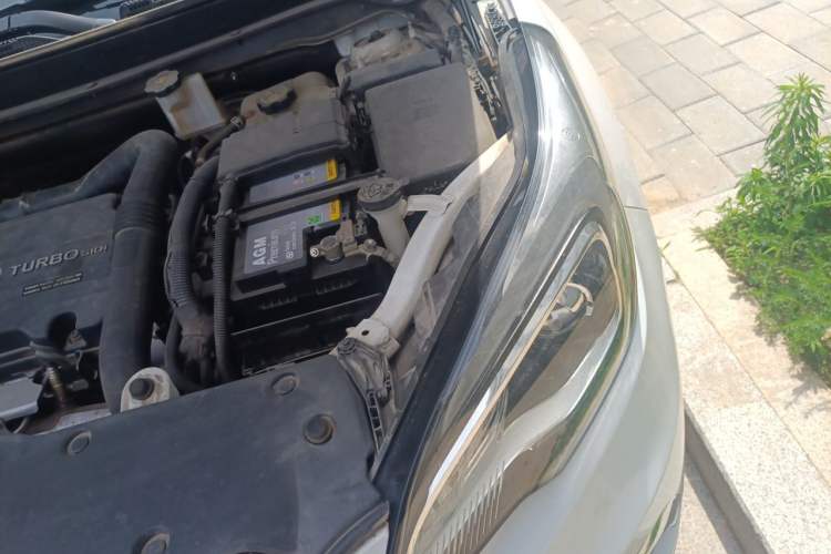 Used Buick Envision 2016 20T Two-Wheel-Drive Elite Model Engine Bay Left
