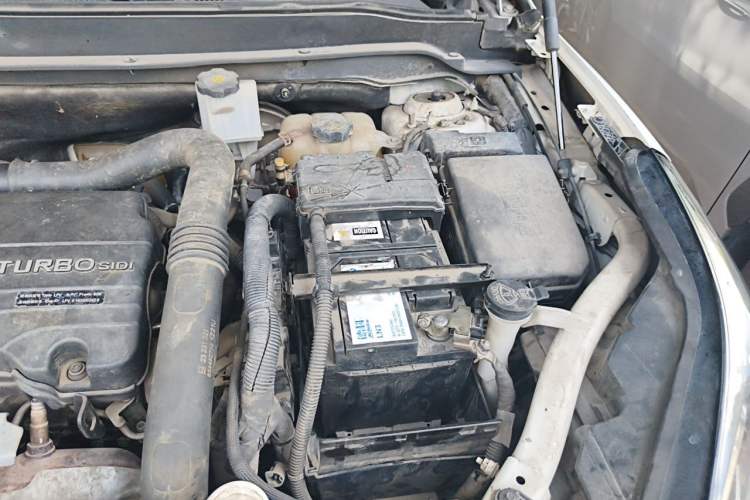 Used Buick Envision 2016 20T Two-Wheel-Drive Elite Model Engine Bay Left