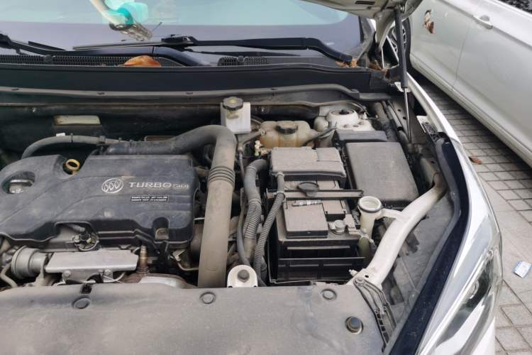 Used Buick Envision 2016 20T Four-Wheel Drive Luxury Model Engine Bay Left
