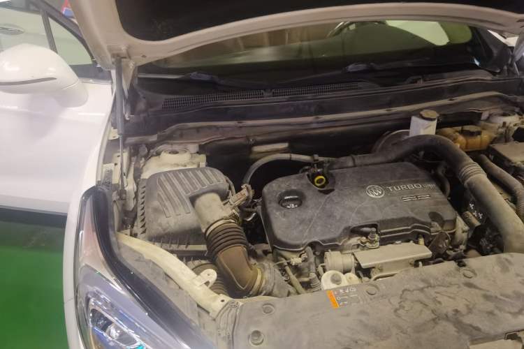 Used Buick Envision 2016 20T Two-Wheel-Drive Elite Model Engine Bay Right